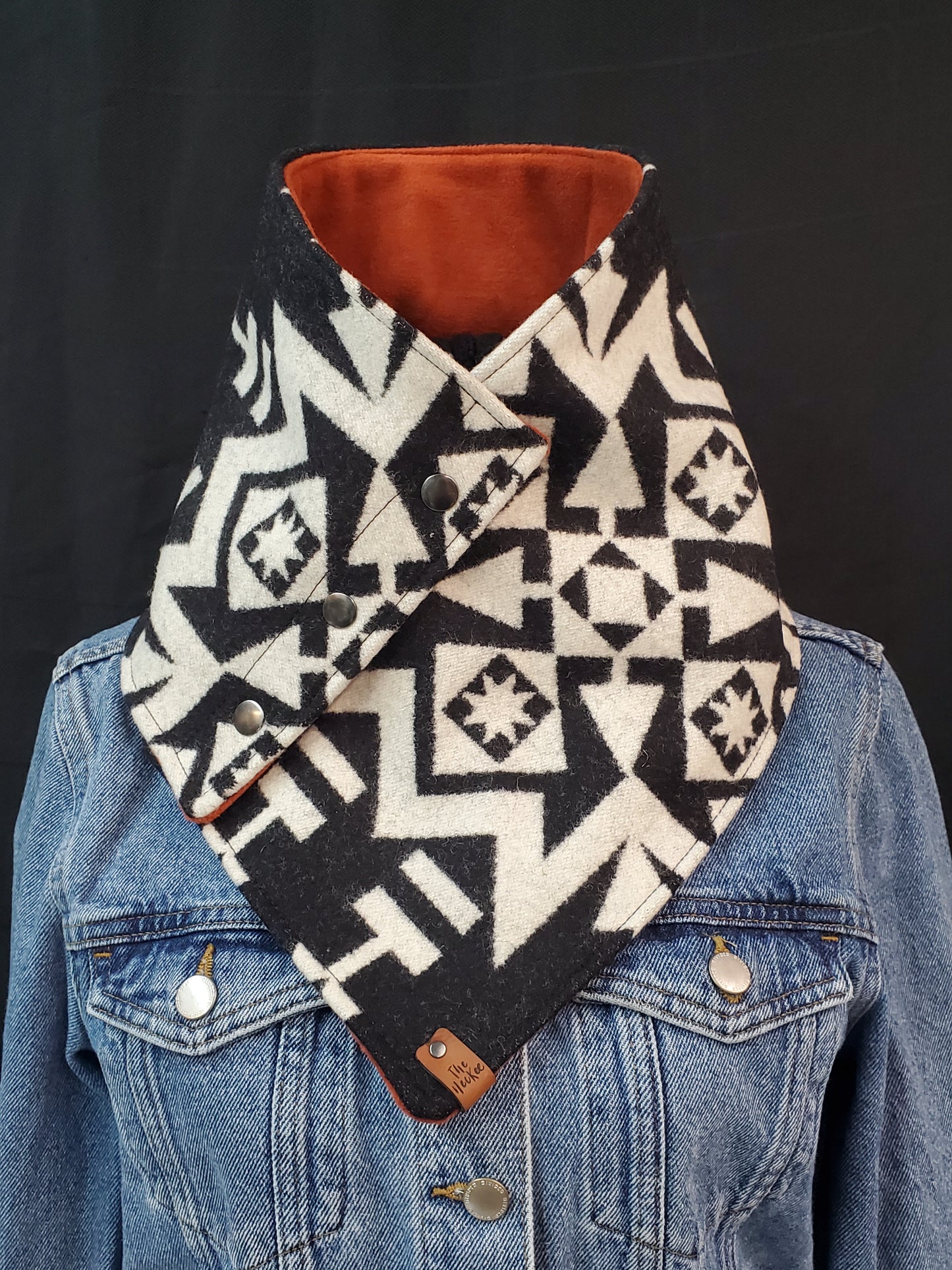 Condensed White NecKee