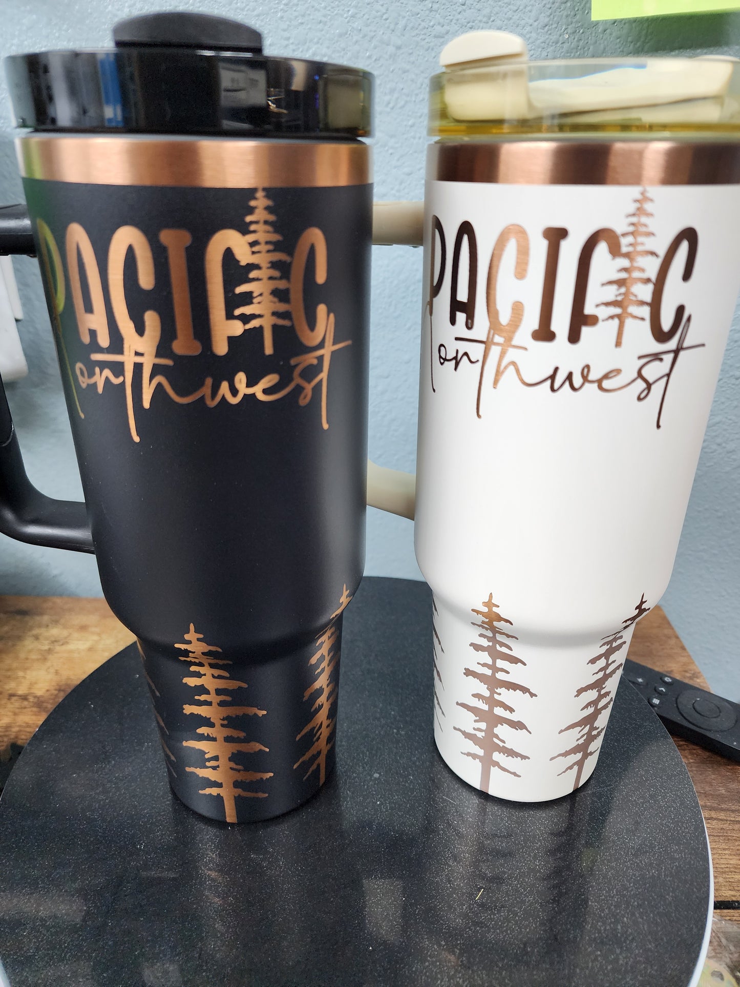 Powder Coated Copper Plated 40 Ounce Travel Mug With Handle