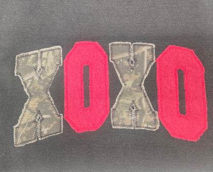 XOXO Raggy camo/red Crew