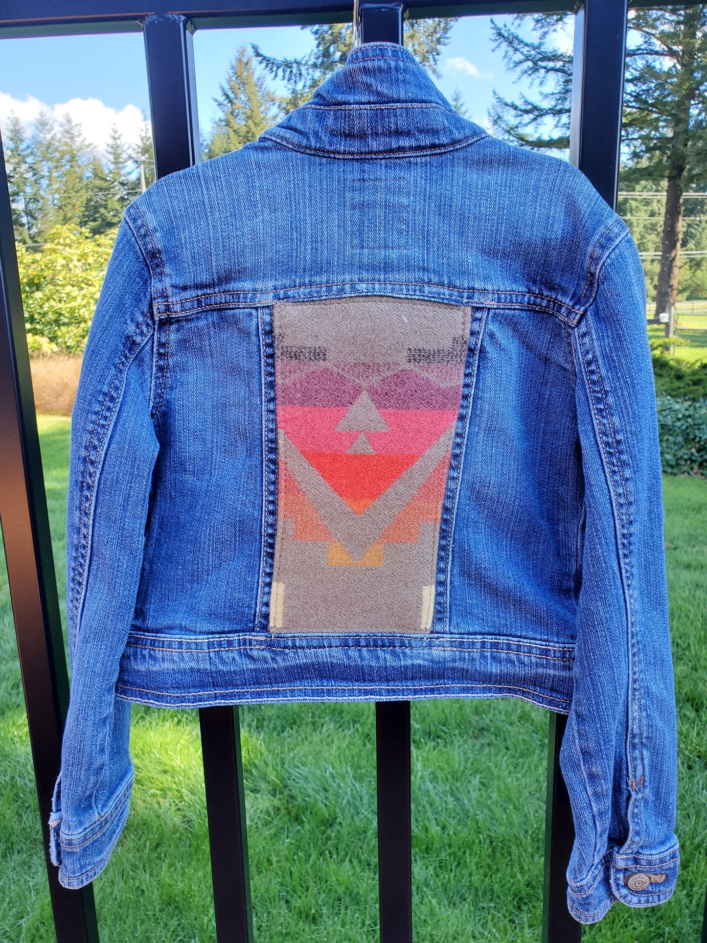 Youth size 4 Sierra Ridge