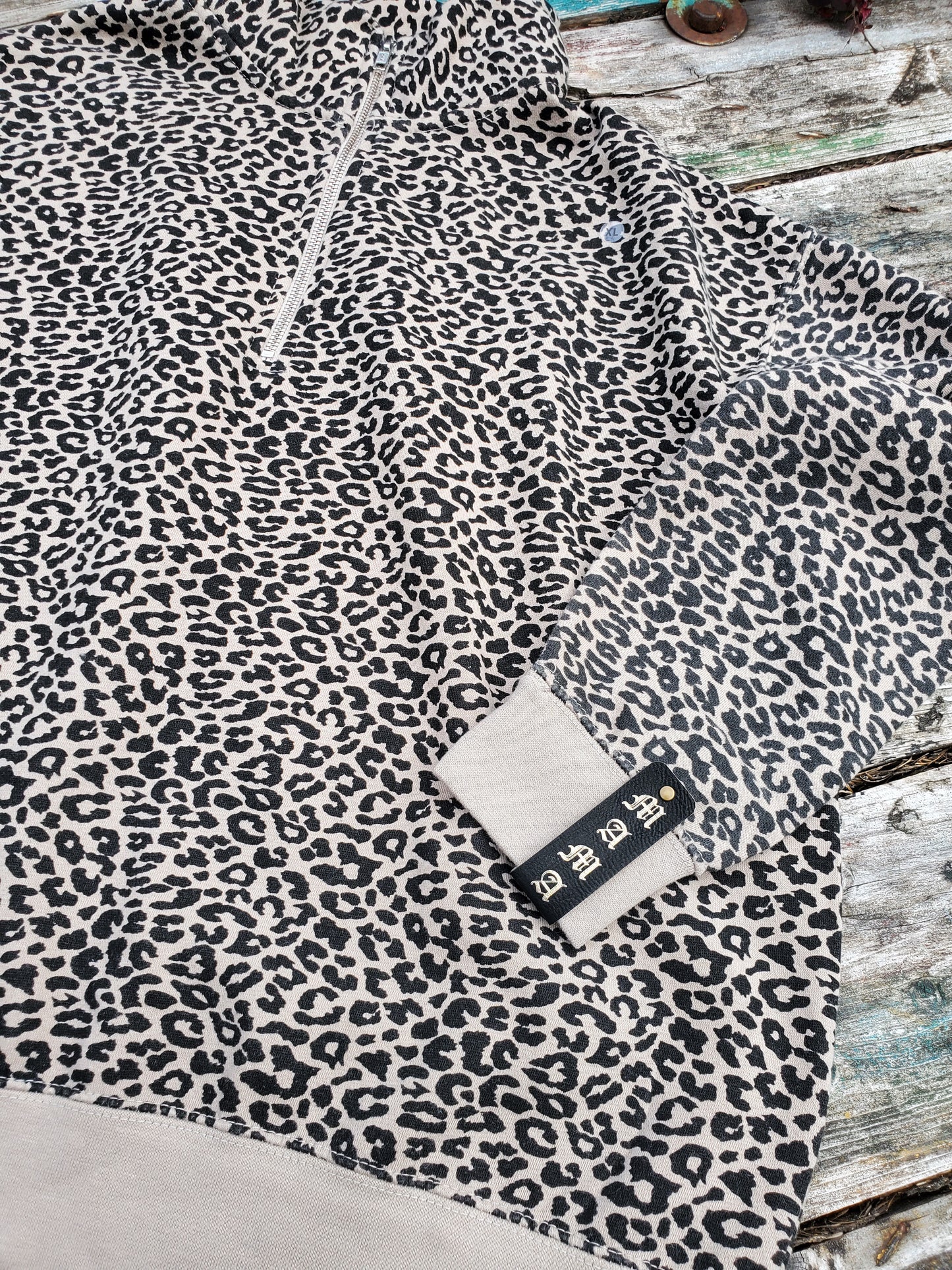 Leopard 1/4 Zip sweatshirt