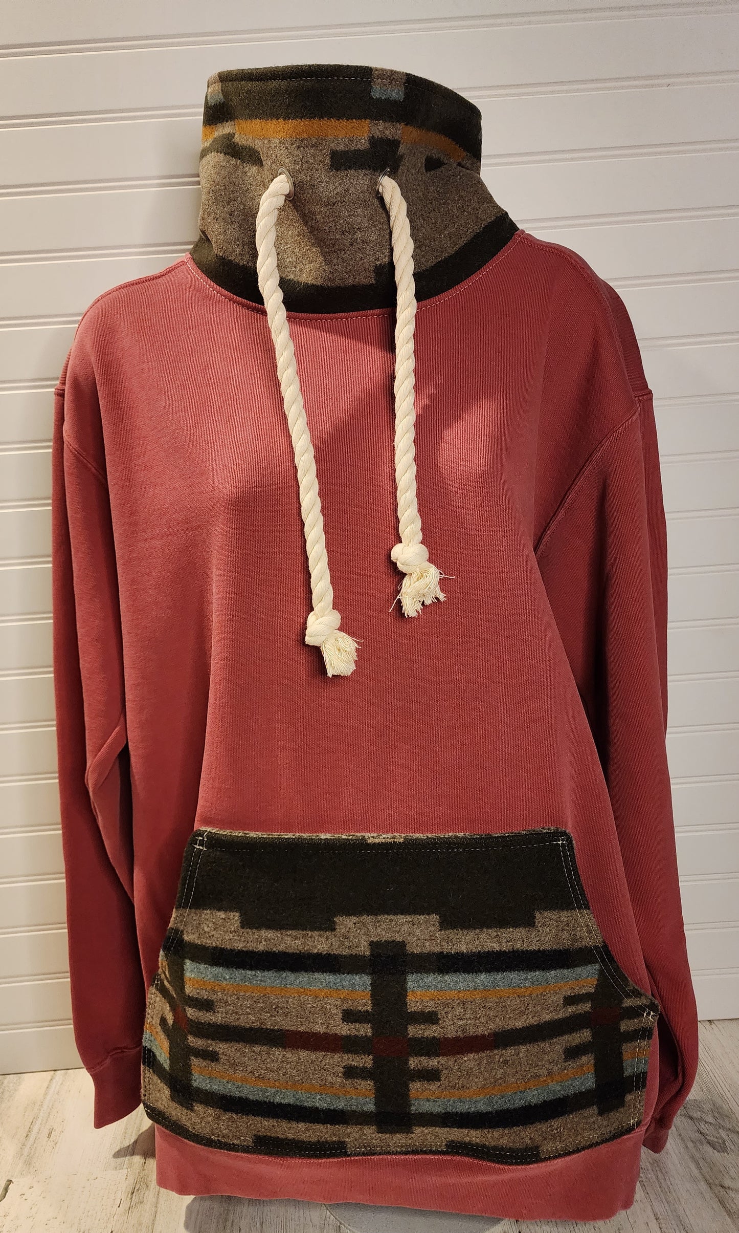 Medium Scout Stripe
